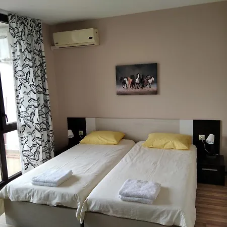 Victoria's Apartment Nesebar